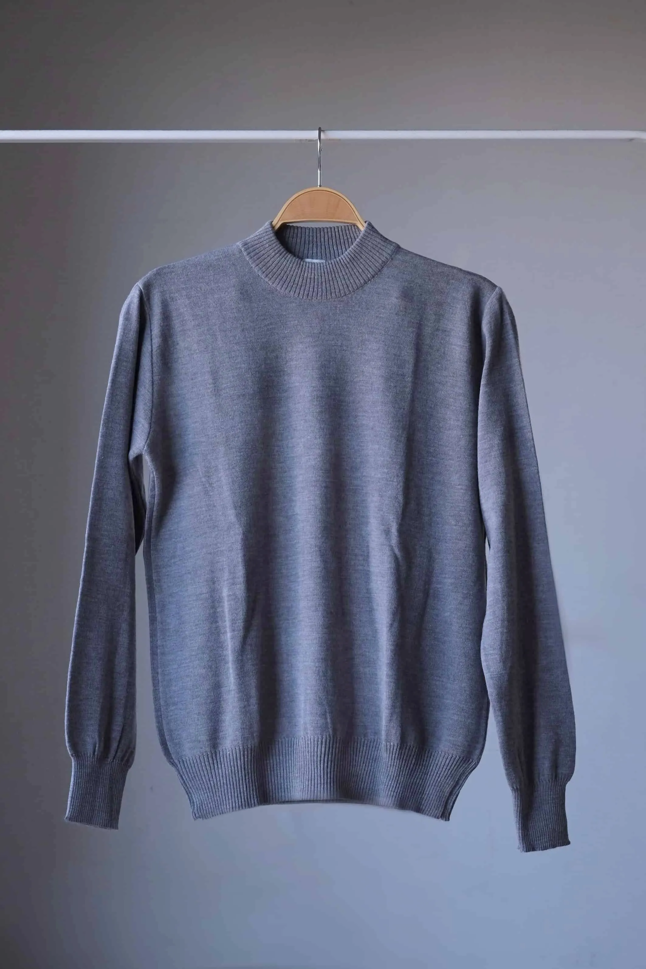 CAGI 90s Pure Wool High Neck Sweater
