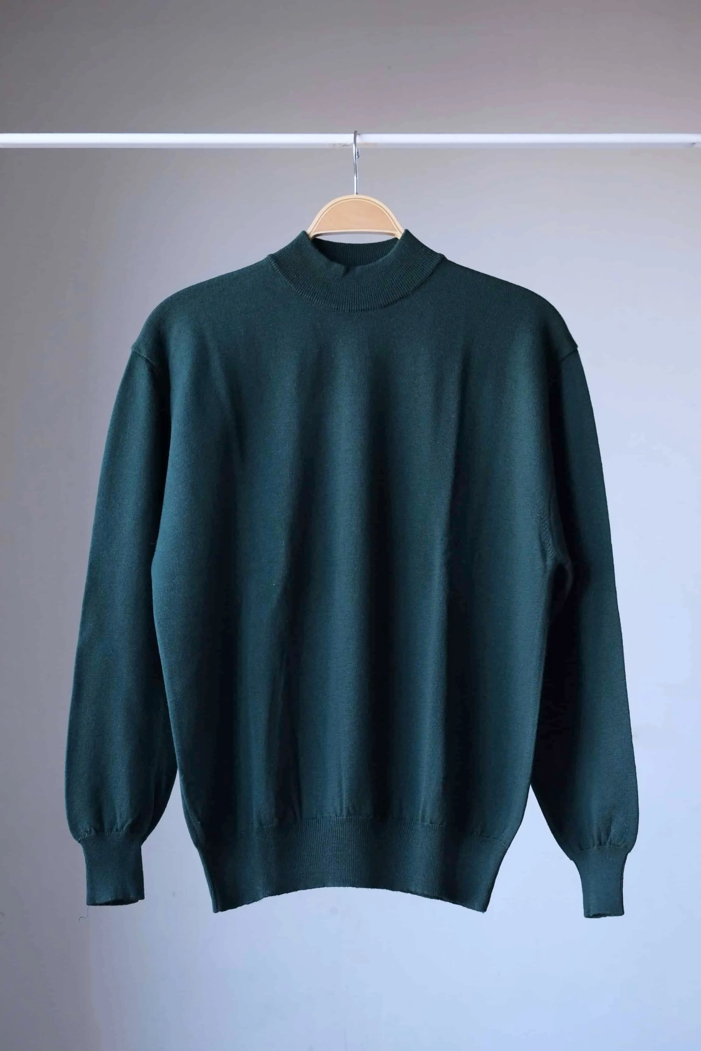 CAGI 90s Pure Wool High Neck Sweater