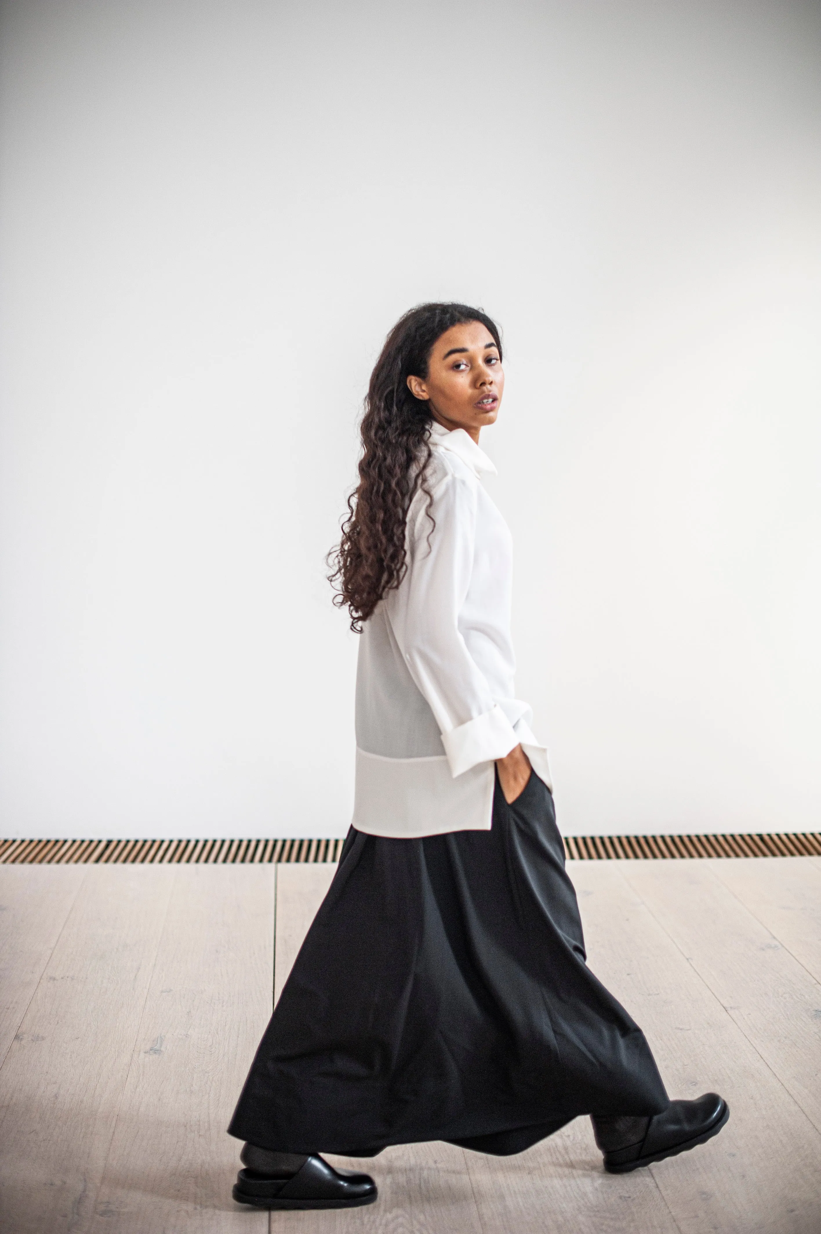 Elegant Merino Maxi wool skirt with elastic waist