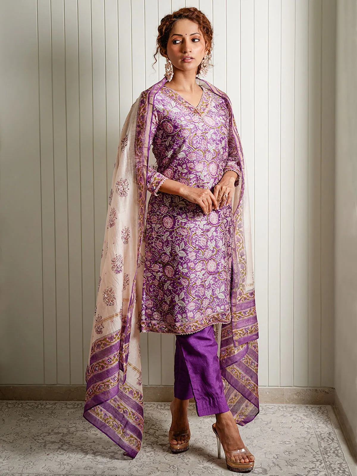 Women Chanderi Printed Vneck Regular Fit Suit Set Purple